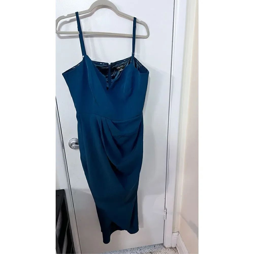 CITY CHIC GREEN SPAGHETTI STRAP DRESS WOMENS SIZE 16 P1-170 NEW